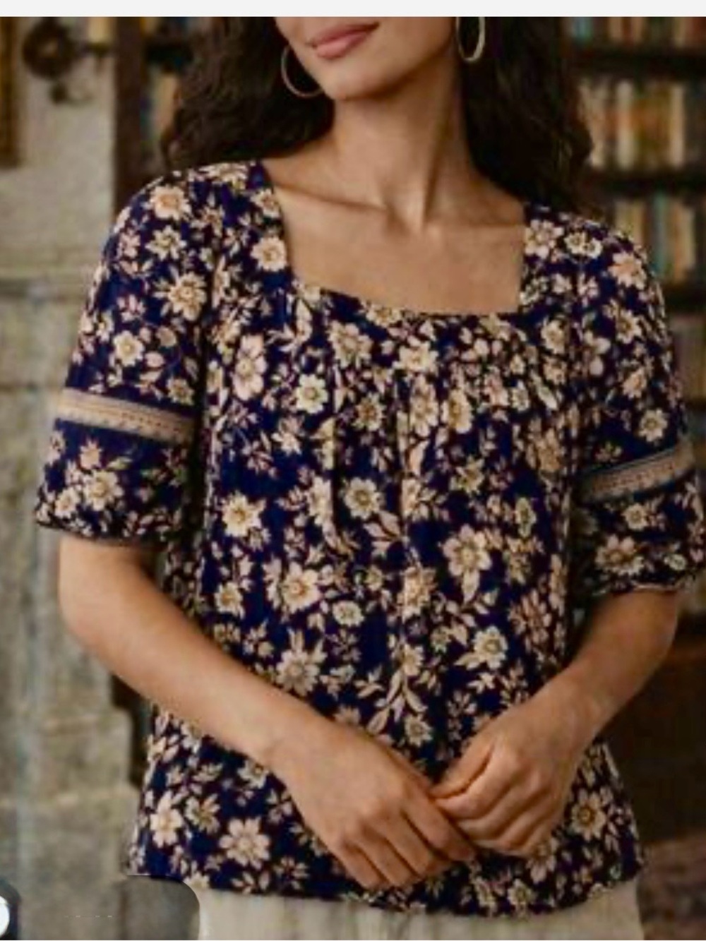Evereve Navy Floral Soren Square Neck Short Sleeve Top with Cream Blooms
